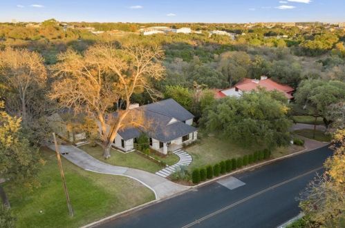 3919 Balcones Dr, Austin TX 78731-5414 exterior