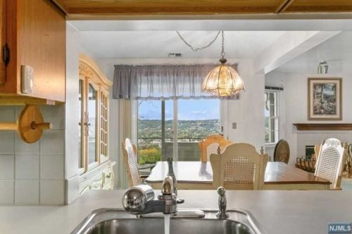 62 Amethyst Ln, Paterson NJ 07501-3361 exterior