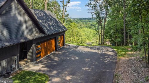 2054 Church Rd, Hummelstown PA exterior