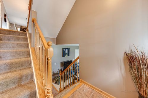 741 Pheasant Trl, Saint Charles, IL 60174-8860