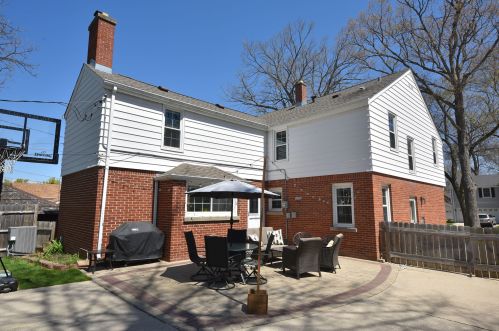 185 87 St, Milwaukee WI 53227-1717 exterior