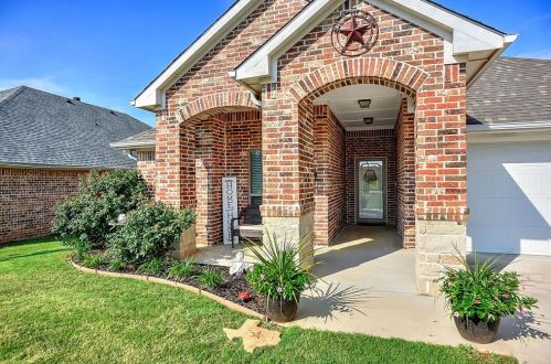 2805 Lillis Ln, Denison TX 75020 exterior