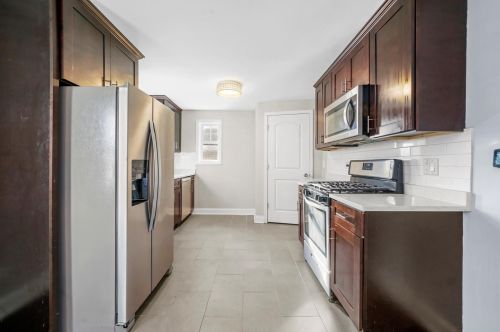 7339 Washtenaw Ave, Chicago IL 60645-1401 exterior