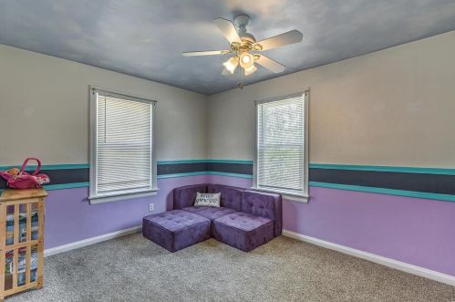 817 Gerald Pl, Saint Louis MO 63135-1349 exterior