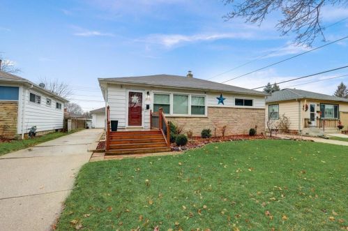 3911 93rd St, Milwaukee, WI 53222-2509