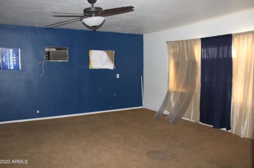 2930 Cavalier Dr, Phoenix AZ 85019-1717 exterior