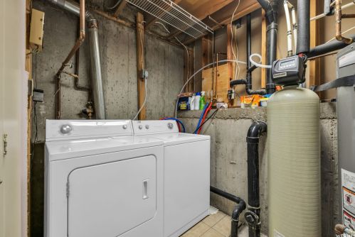 6859 3270, Taylorsville UT 84084-1769 exterior