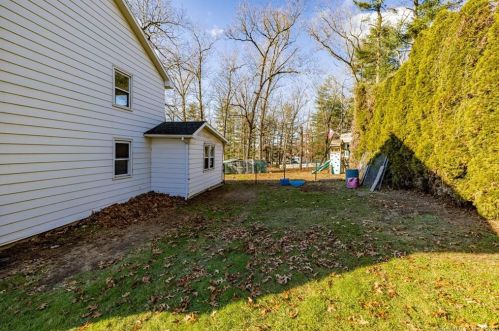 9 Jondot Dr, Enfield CT 06082-2213 exterior