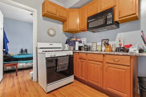 3436 Huron St, Chicago IL 60611-3043 exterior