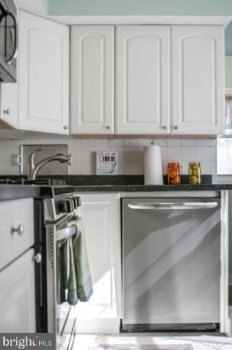 811 28 St, Philadelphia PA 19145-2408 exterior