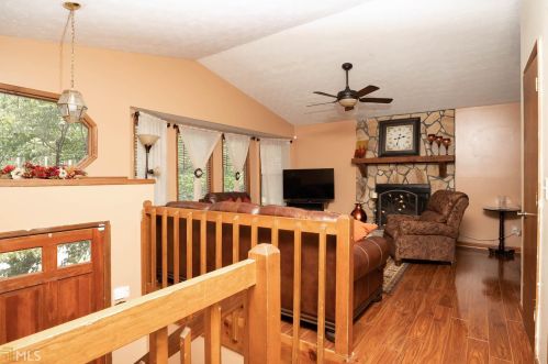 5962 Wellborn Trl, Lithonia GA 30058-8304 exterior