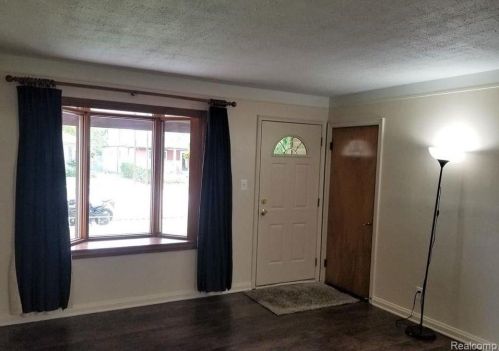 4912 Weddell St, Dearborn Heights MI  48125-3036 exterior