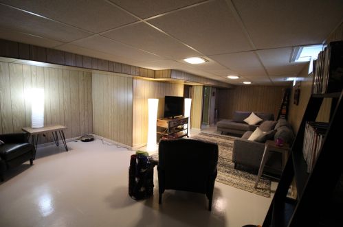 5725 89th St, Milwaukee WI  53225-2810 exterior