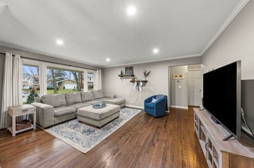 766 Parkside Ave, Elmhurst IL  60126-4811 exterior