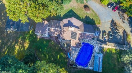 10 Lawrence Rd, Dover NJ 07869-3106 exterior