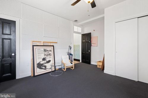 526 Girard Ave, Philadelphia PA 19130-1617 exterior