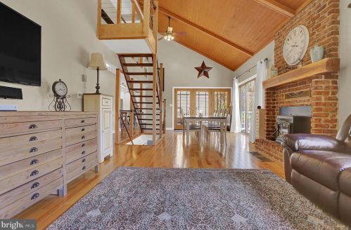 7194 Un Deposit Rd, Hummelstown PA 17036-9213 exterior