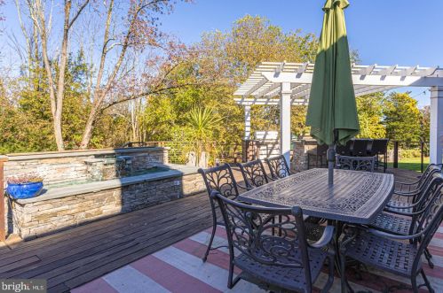 1593 Wrightstown Rd, Upper Makefield PA 18940-2814 exterior