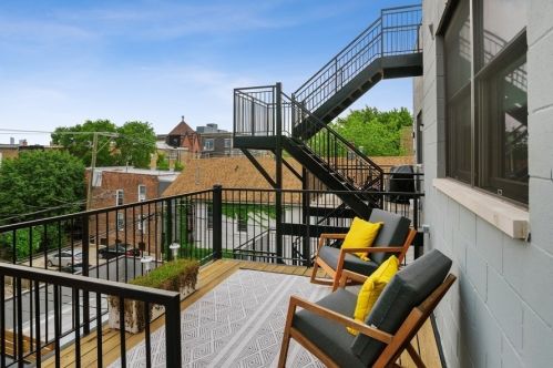 2059 Mozart St, Chicago IL  60647-3934 exterior