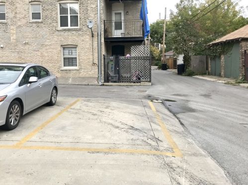 1616 North Shore Ave, Chicago IL 60626-4196 exterior