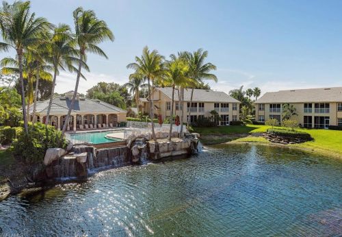 5616 Whisperwood Blvd, Naples FL 34110-2314 exterior