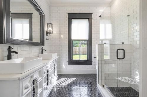 402 Amelia Ave, Tampa FL 33602-1804 exterior