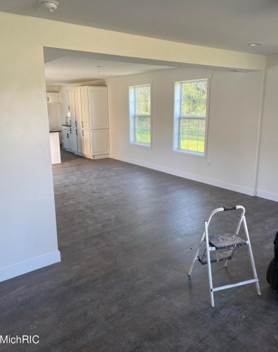 8118 Kephart Ln, Berrien Springs MI 49103-9572 exterior