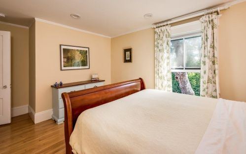 34 Cushing St, Dover NH 03820-3616 exterior