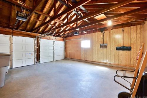 25 Buchanan Rd, Enfield CT 06082-5330 exterior