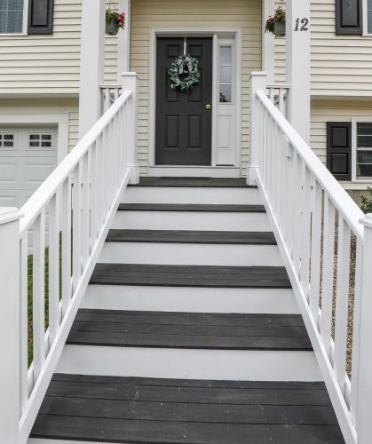 12 Ty Ln, Concord NH  03303-1049 exterior