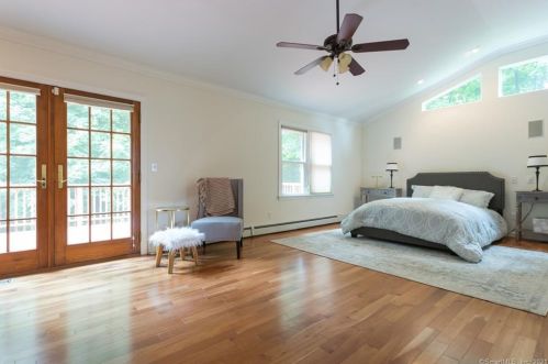 7 Huckleberry Dr, Norwalk CT 06850-1703 exterior