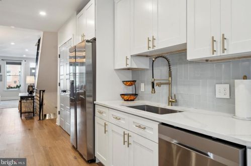 1937 5th St, Philadelphia PA  19122-2135 exterior