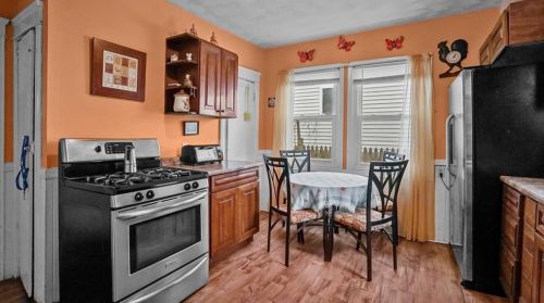 225 Wadsworth St, Providence RI 02909-2316 exterior