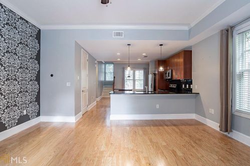 706 Cosmopolitan Dr, Atlanta GA 30324-3615 exterior