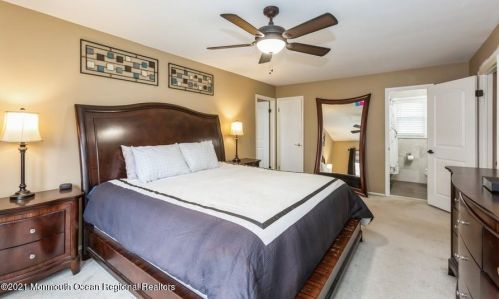 19 Sherwood Ln, Old Bridge NJ 08857-1634 exterior