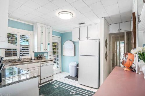 1012 Rdg St, Naples FL 34103-4223 exterior