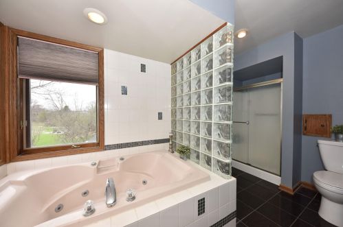 6945 Tesch Ave, Milwaukee WI 53220-2417 exterior