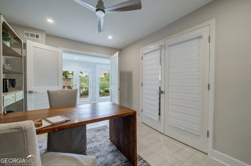 25 Chaumont Sq, Atlanta GA  30327-1088 exterior