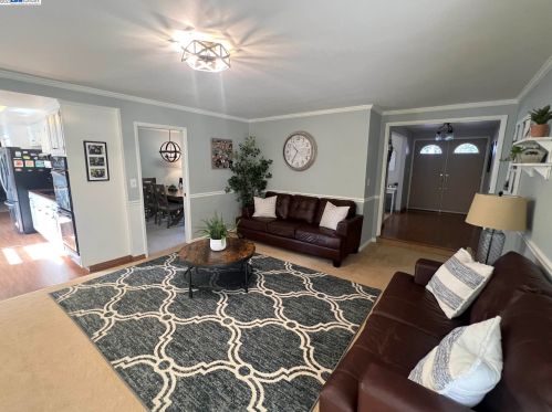 3671 Sanford St, Concord CA  94520-1356 exterior