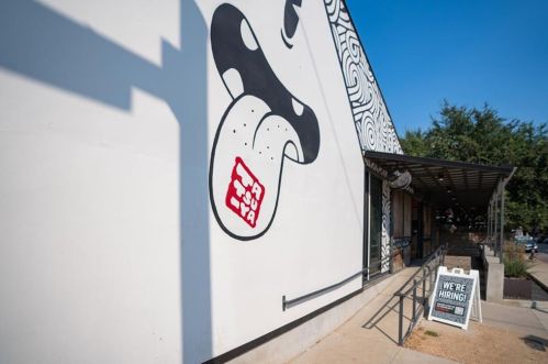 1008 8th St, Austin TX 78702 exterior