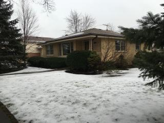 995 Parkside Ave, Elmhurst IL  60126-5028 exterior