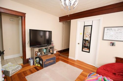 337 New York Ave, Providence RI 02905-2801 exterior