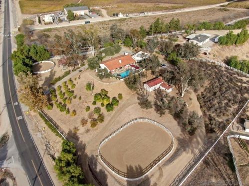 38200 De Portola Rd, Temecula CA 92592-8968 exterior