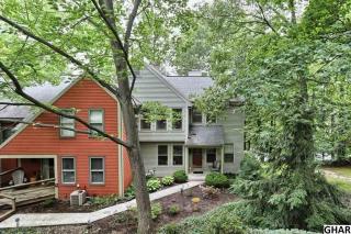 1128 Draymore Ct, Hummelstown PA  17036-9018 exterior