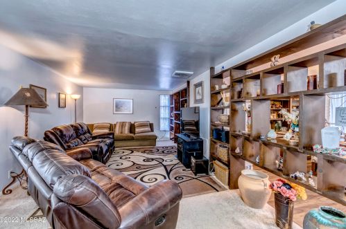 8532 Calle Bolivar, Tucson AZ  85715-5409 exterior