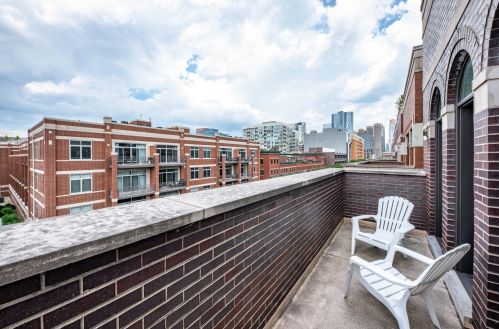 1051 Monroe St, Chicago IL  60607-2611 exterior