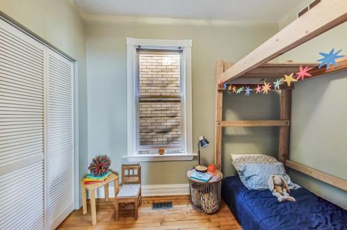 1240 Wolcott Ave, Chicago IL 60622-3883 exterior