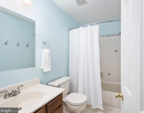 6133 Joust Ln, Alexandria VA 22315-4809 exterior