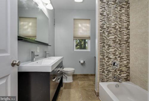 1922 1st St, Washington DC 20001-1480 exterior