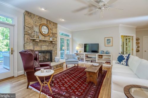 1613 Maddux Ln, Mc Lean VA 22101-3200 exterior